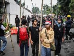 Ribuan Mahasiswa Gelar Aksi “Tolak Tunjangan DPR” Terkait Tunjangan Perumahan Rp50 Juta per Bulan